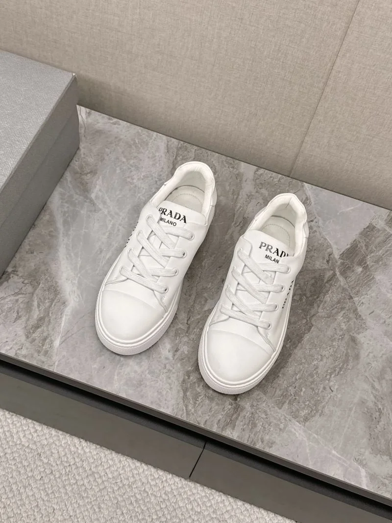 Breathable Prada Low Shoes 35085