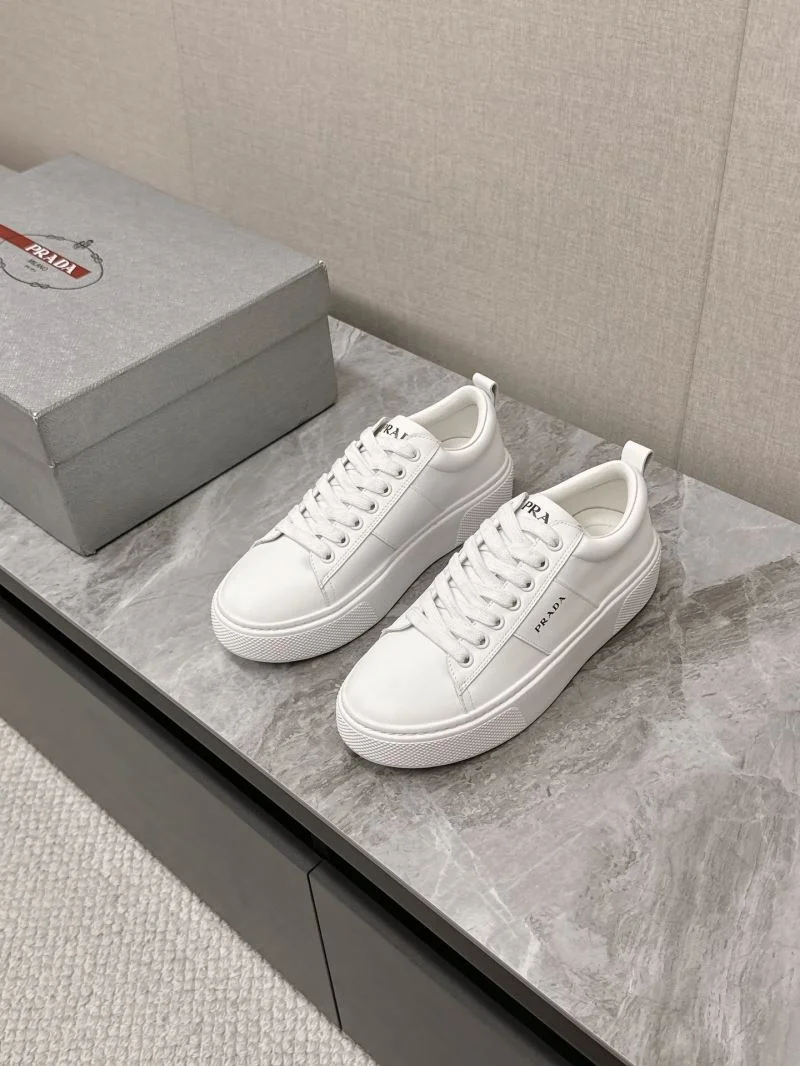 Sophisticated Prada Low Shoes 35074