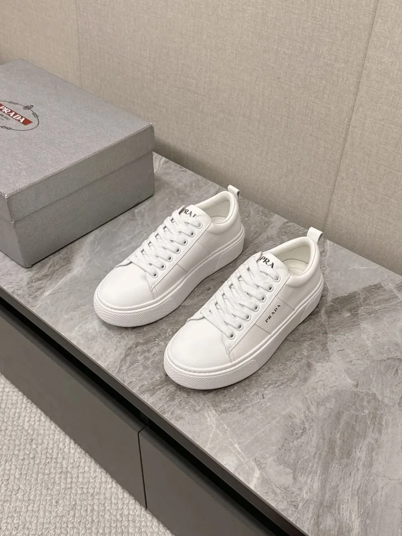 Sophisticated Prada Low Shoes 35074