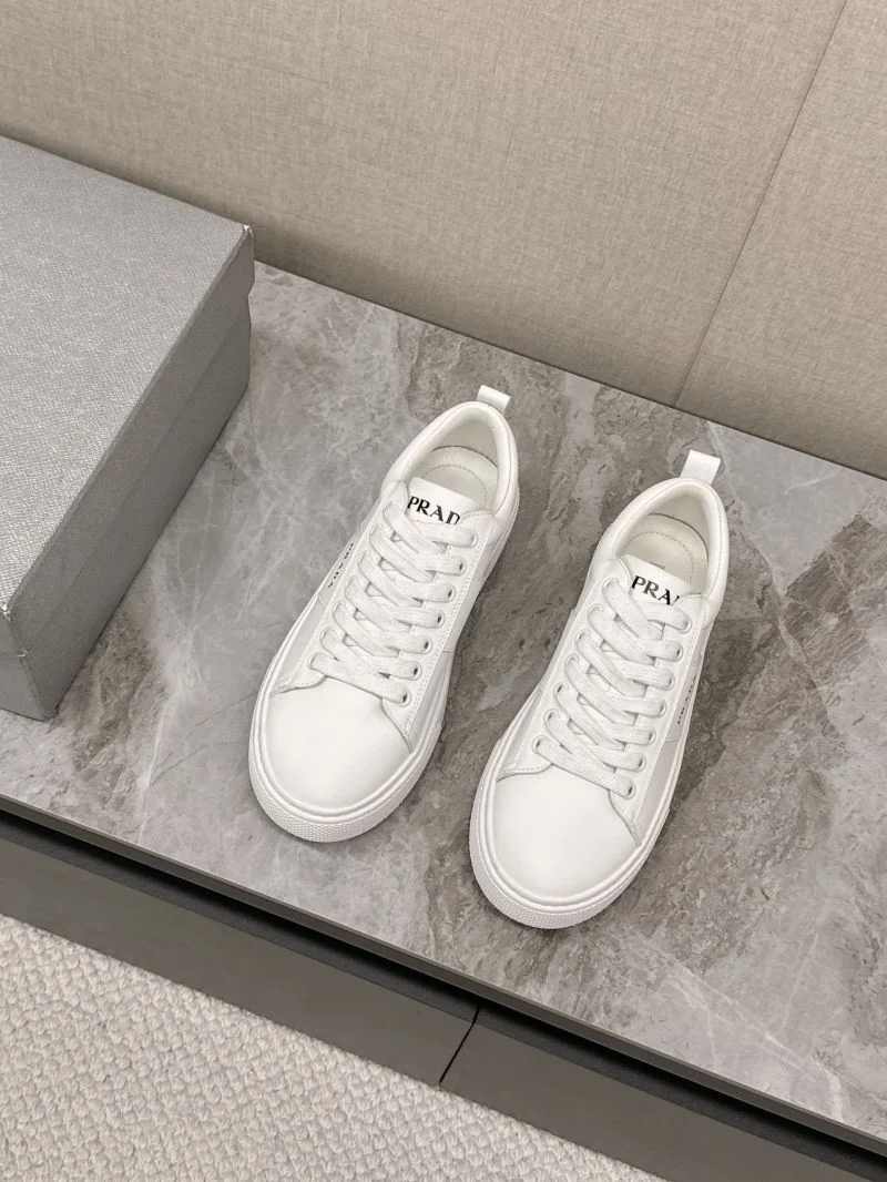 Sophisticated Prada Low Shoes 35074