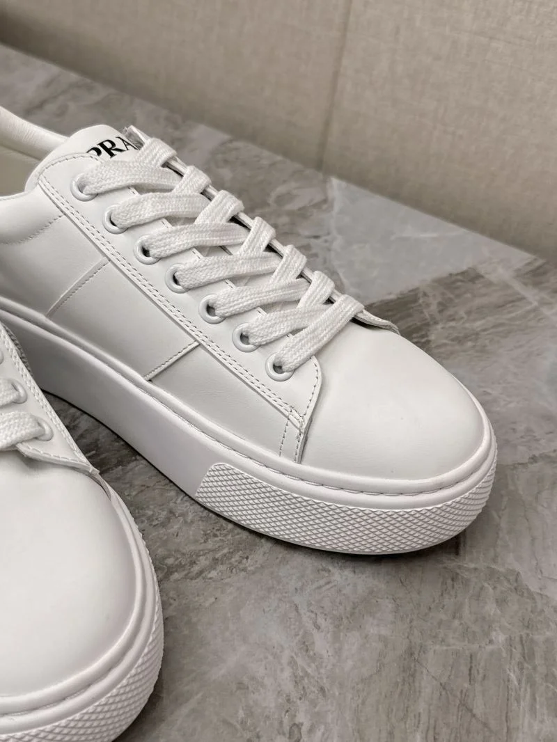 Sophisticated Prada Low Shoes 35074