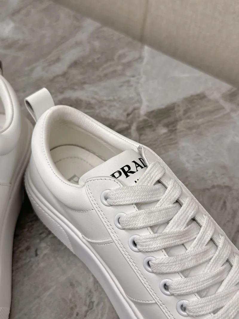 Sophisticated Prada Low Shoes 35074