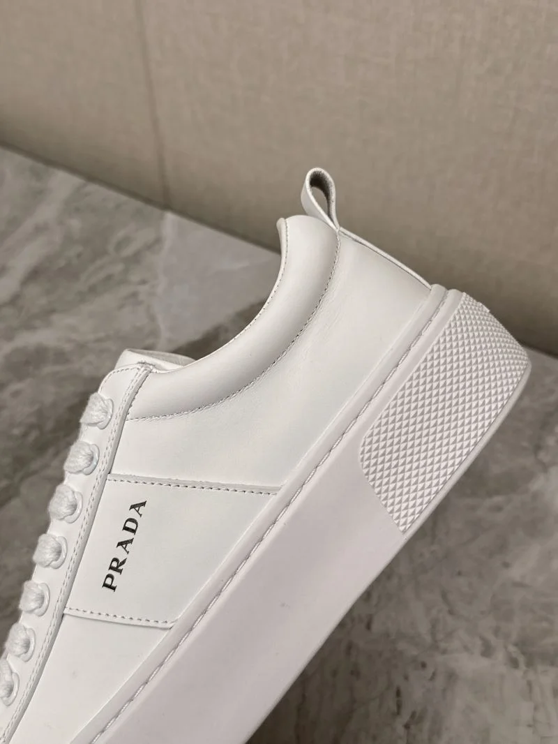 Sophisticated Prada Low Shoes 35074