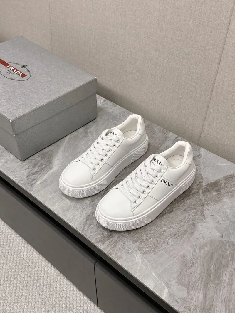 Comfortable Prada Low Shoes 35081