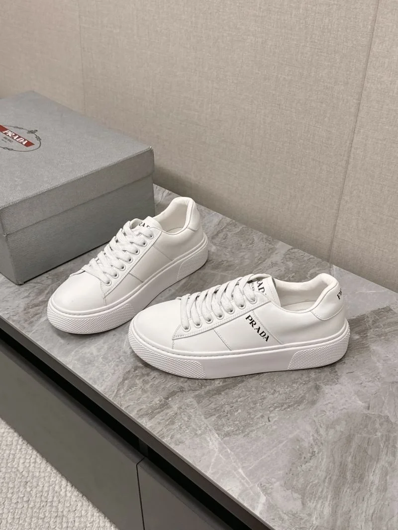 Comfortable Prada Low Shoes 35081