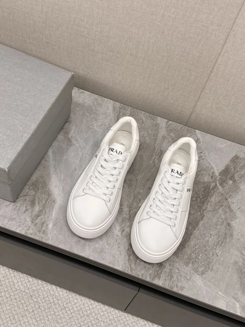 Comfortable Prada Low Shoes 35081