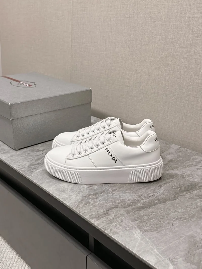 Comfortable Prada Low Shoes 35081