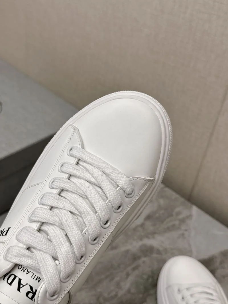 Comfortable Prada Low Shoes 35081