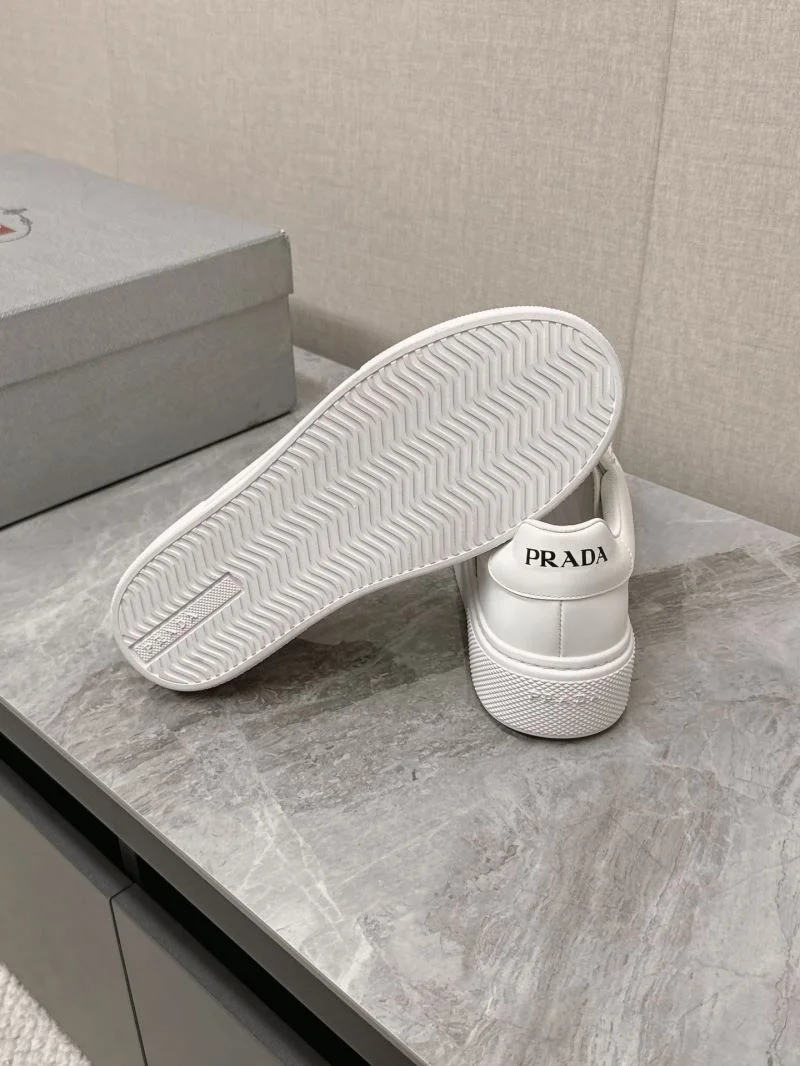 Comfortable Prada Low Shoes 35081
