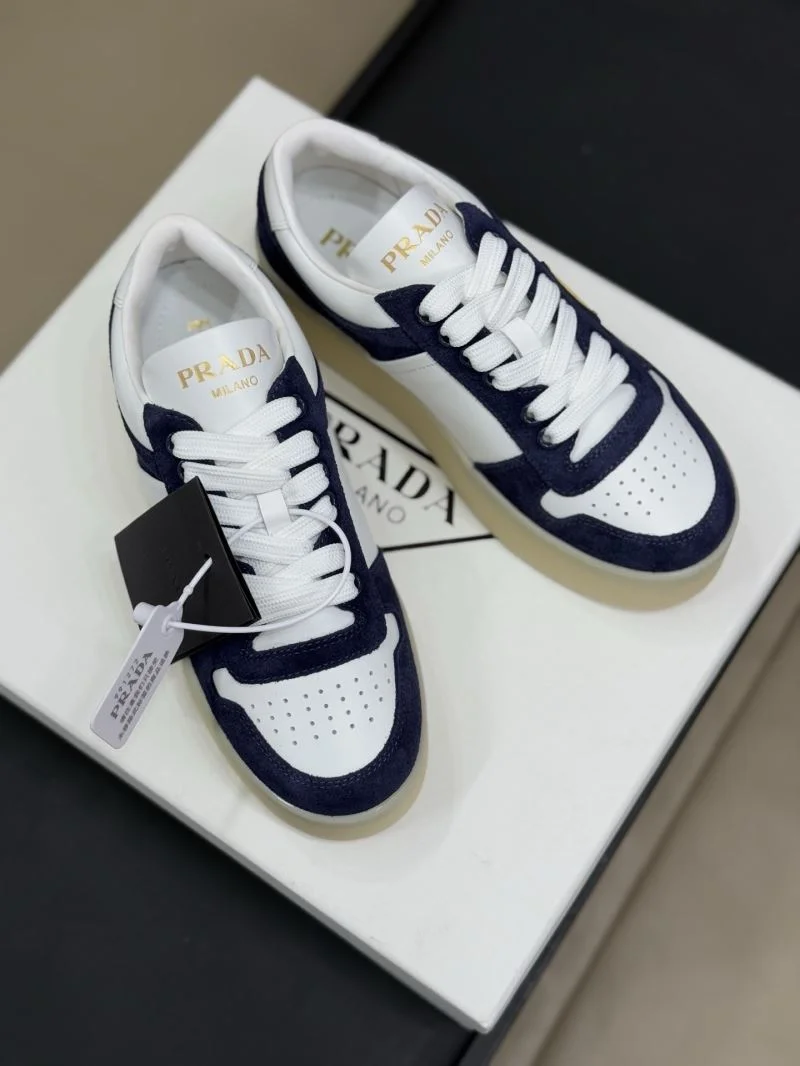 Trendsetting Prada Low Shoes 35075