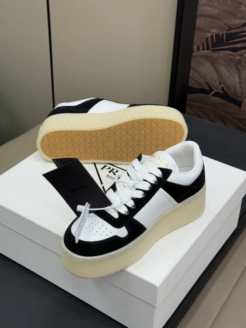 Comfortable Prada Low Shoes 35068