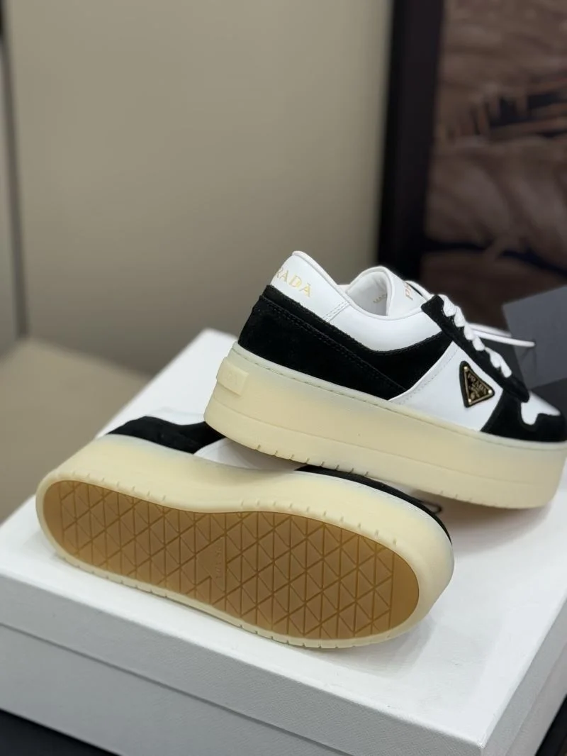 Comfortable Prada Low Shoes 35068