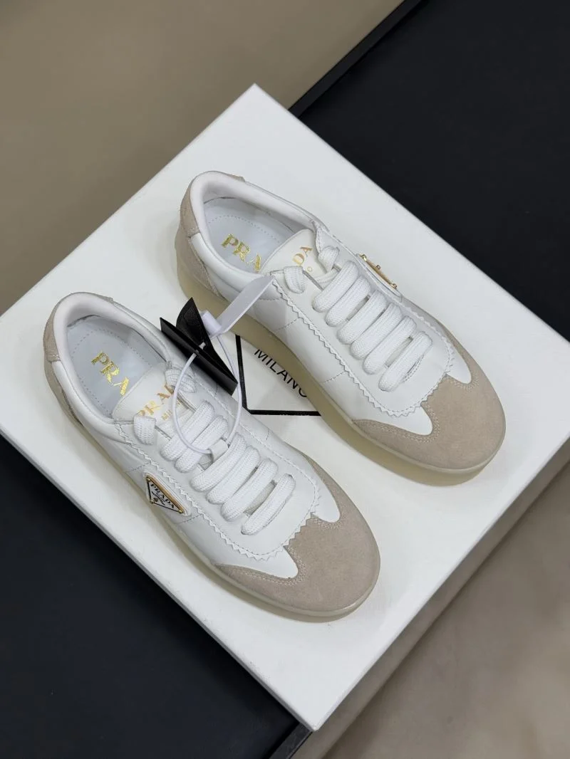 Prada Low Shoes Durable 35065