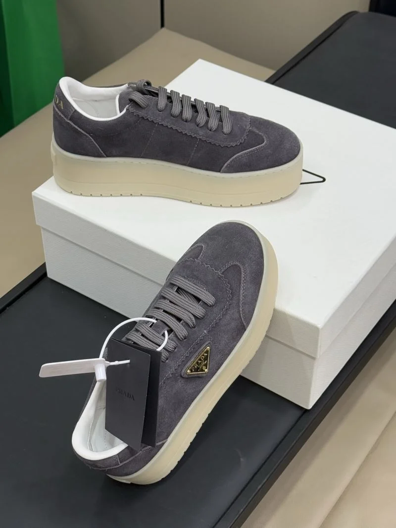 Prada Low Shoes Breathable 35067