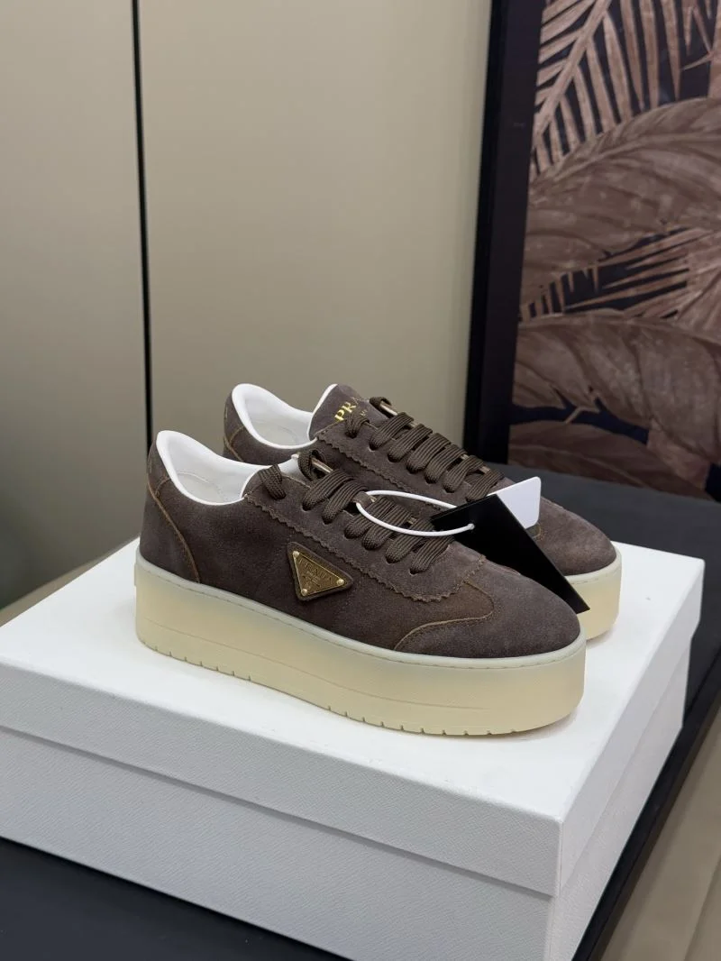 Prada Low Shoes EasyMatch 35063