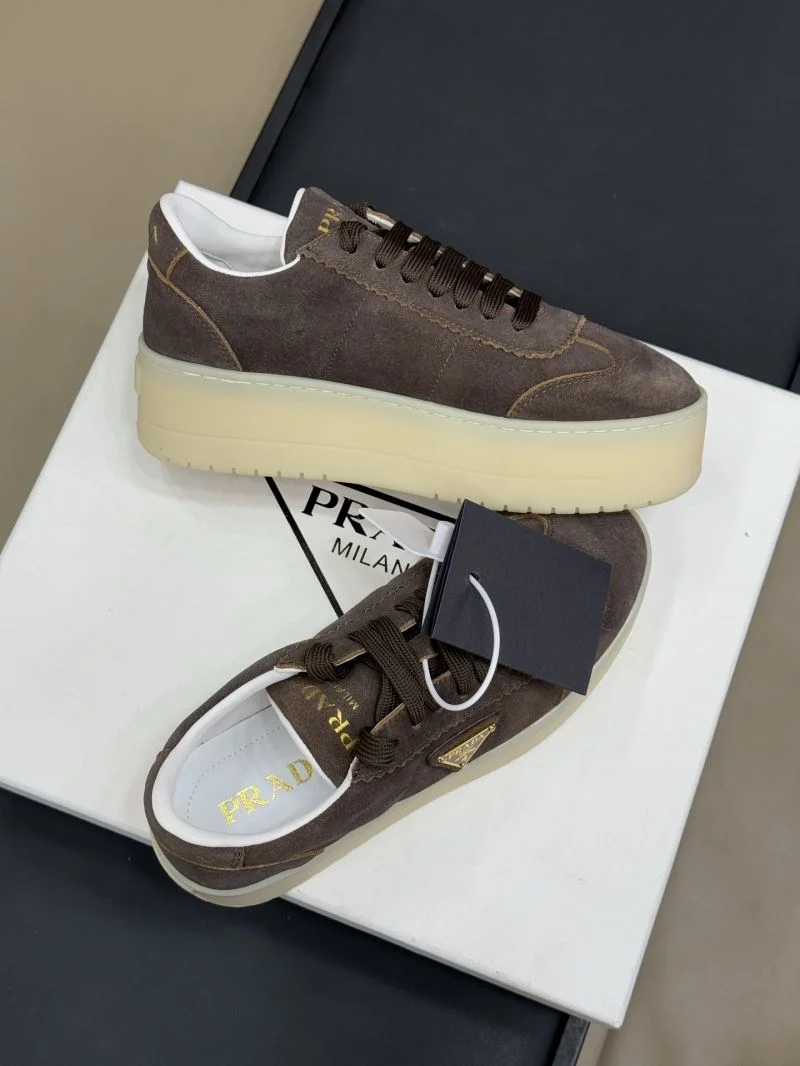 Prada Low Shoes EasyMatch 35063