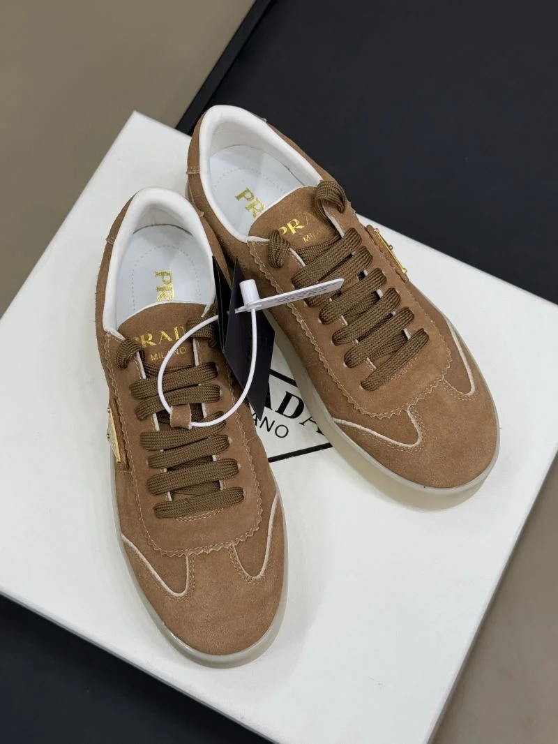 UrbanChic Prada Low Shoes 35070