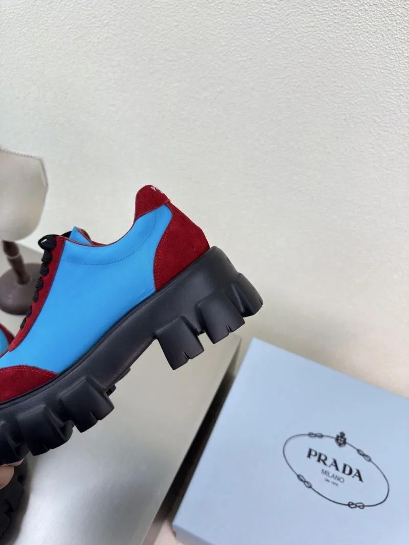 Prada Low Shoes Sleek 35076