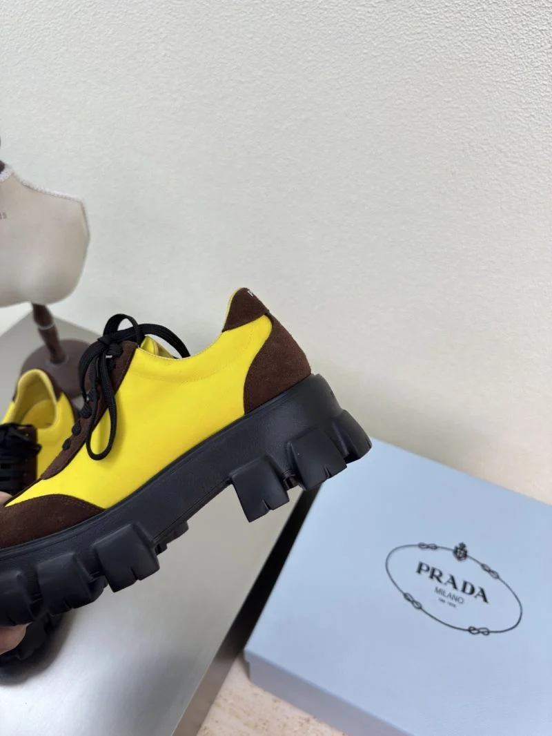 Prada Low Shoes Lightweight 35079