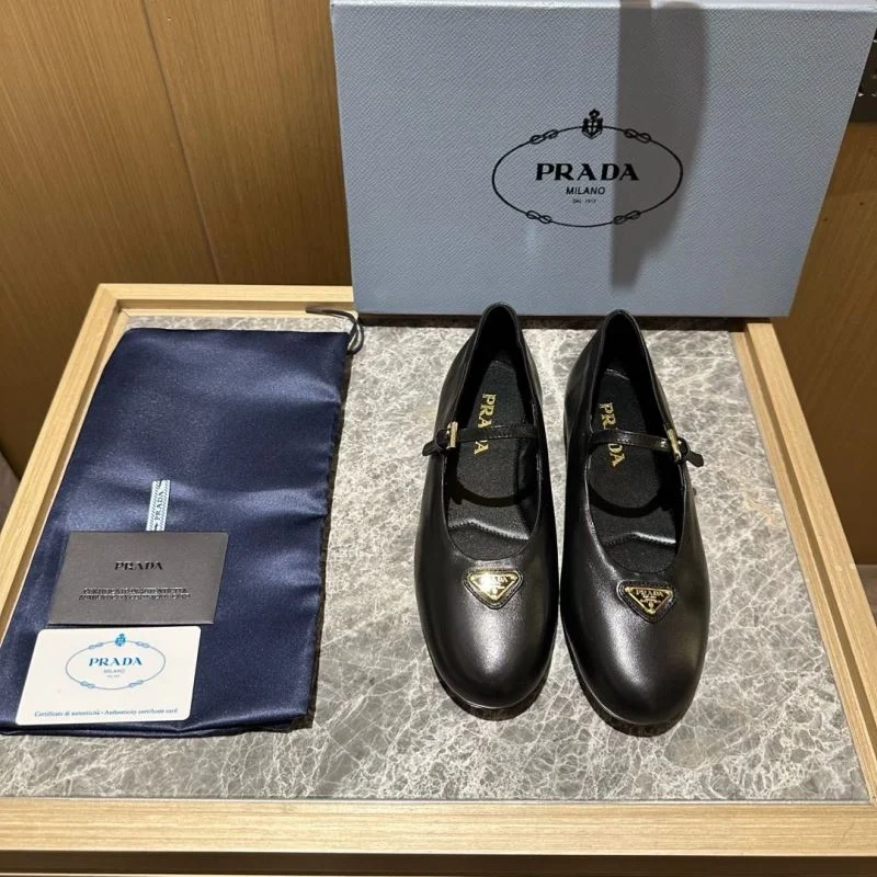 Prada Low Shoes MoistureWicking 34844