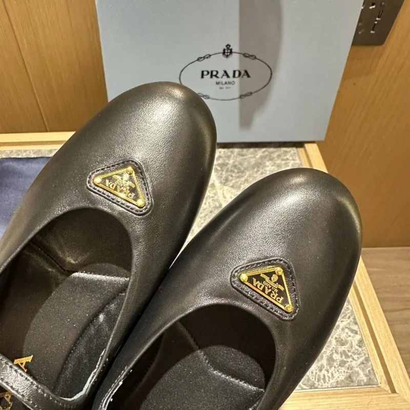 Prada Low Shoes MoistureWicking 34844