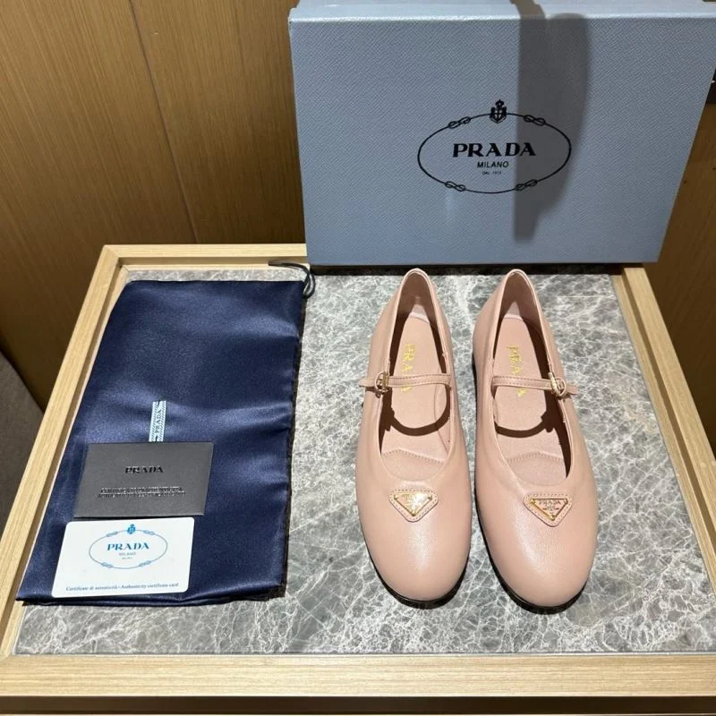 Modern Prada Low Shoes 34838