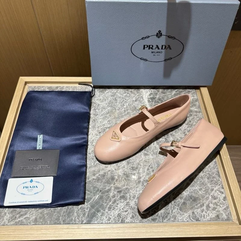 Modern Prada Low Shoes 34838