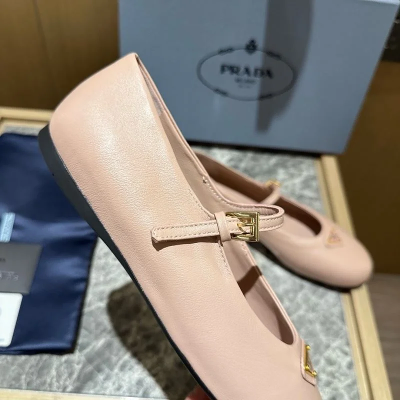 Modern Prada Low Shoes 34838