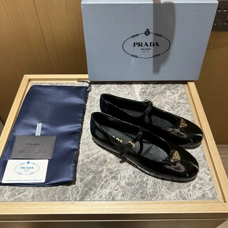 Packable Prada Low Shoes 34843