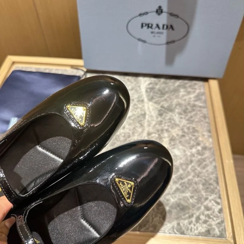 Packable Prada Low Shoes 34843