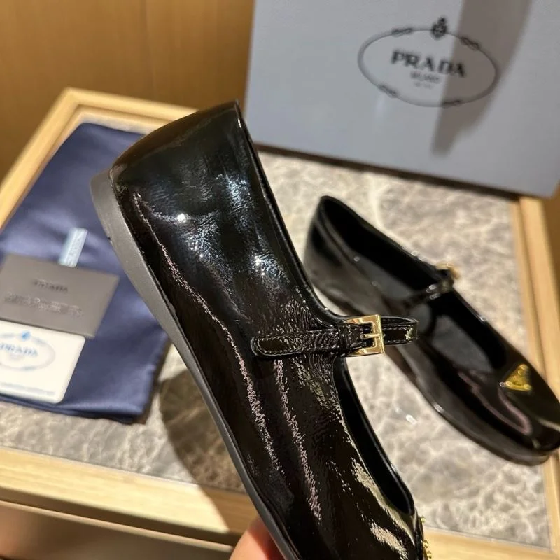 Packable Prada Low Shoes 34843