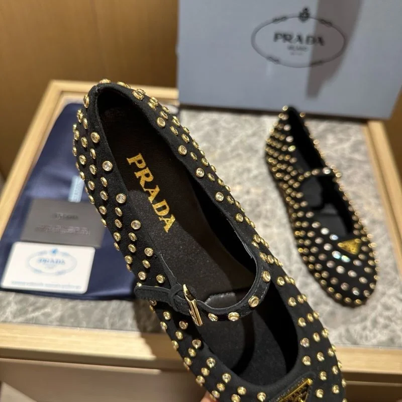 Prada Low Shoes GoodFit 34845