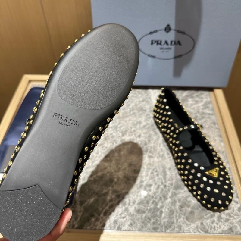 Prada Low Shoes GoodFit 34845