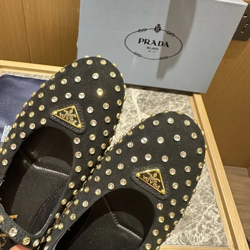 Prada Low Shoes GoodFit 34845
