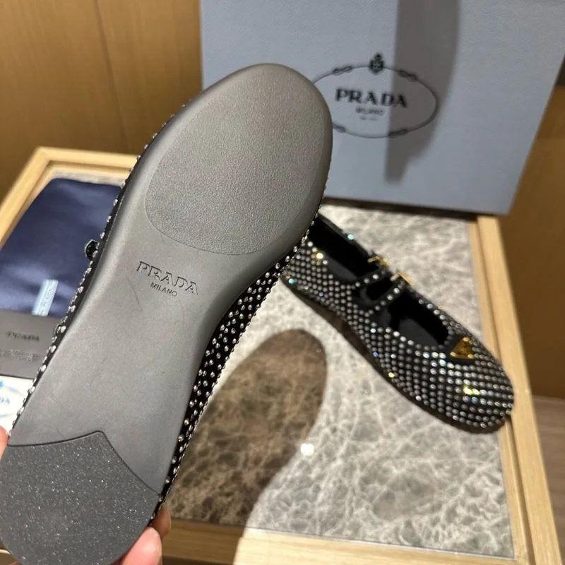 Bright Prada Low Shoes 34835