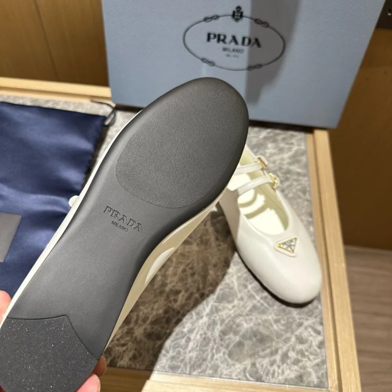 ComfortFit Prada Low Shoes 34839