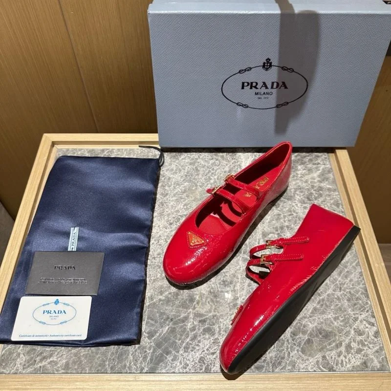 Casual Prada Low Shoes 34840