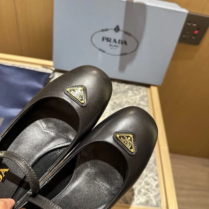 Premium Prada Low Shoes 34826