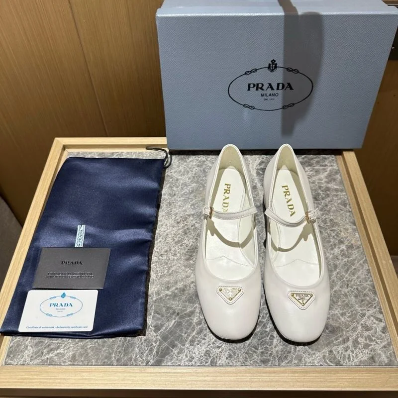 Unique Prada Low Shoes 34834