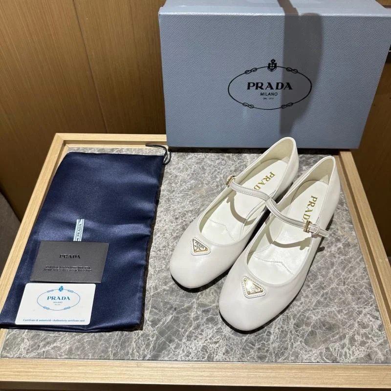 Unique Prada Low Shoes 34834