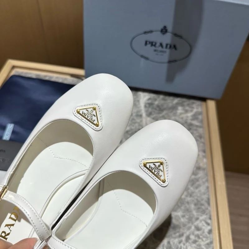Unique Prada Low Shoes 34834