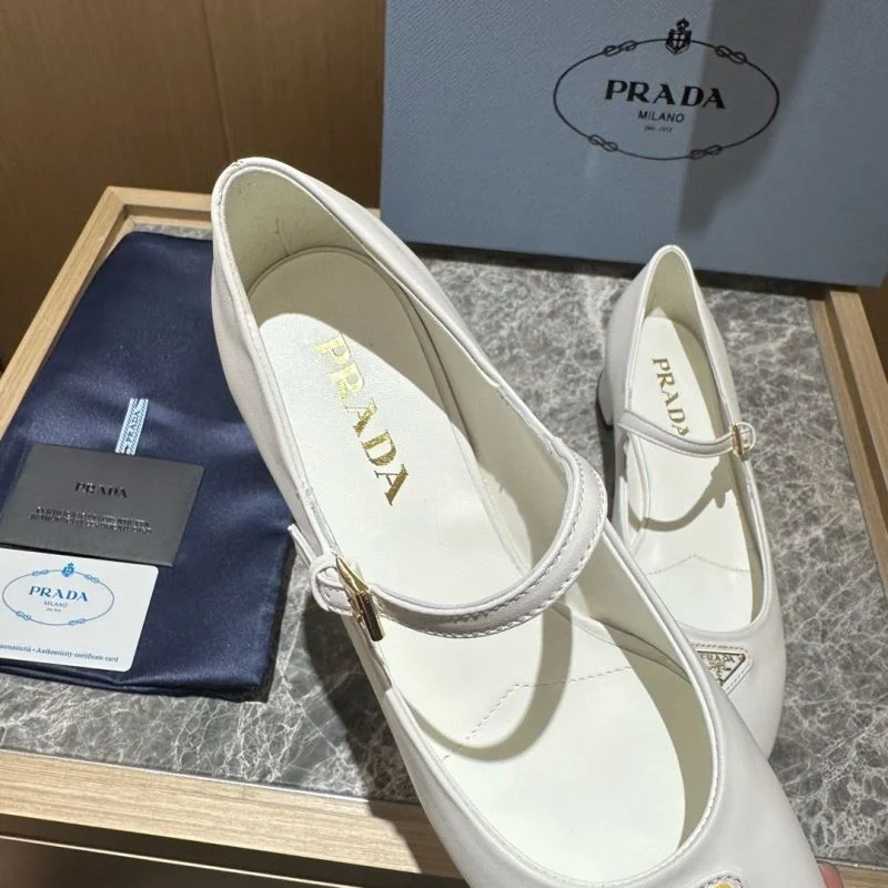 Unique Prada Low Shoes 34834