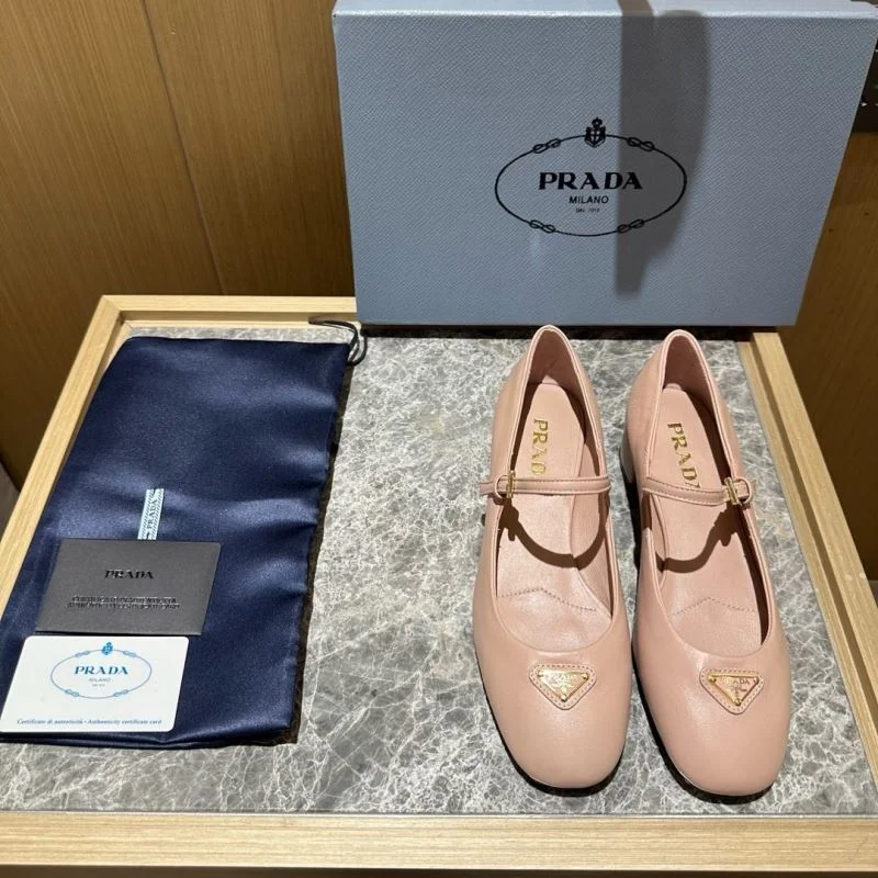 AllSeason Prada Low Shoes 34821