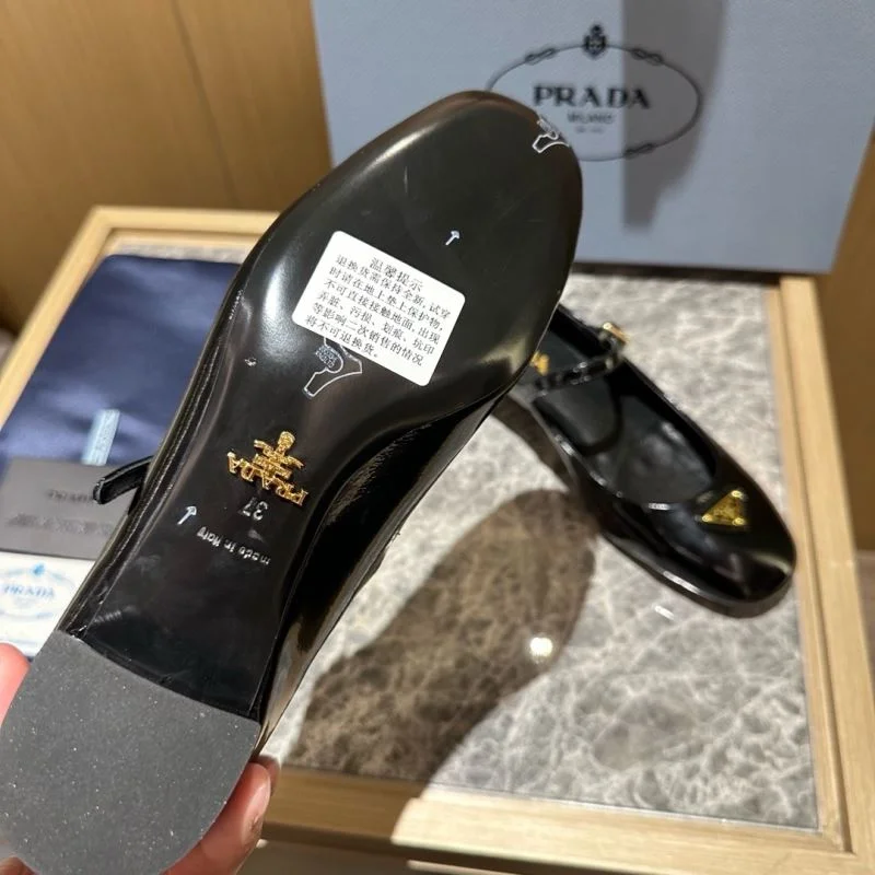 ZeroBulk Prada Low Shoes 34832
