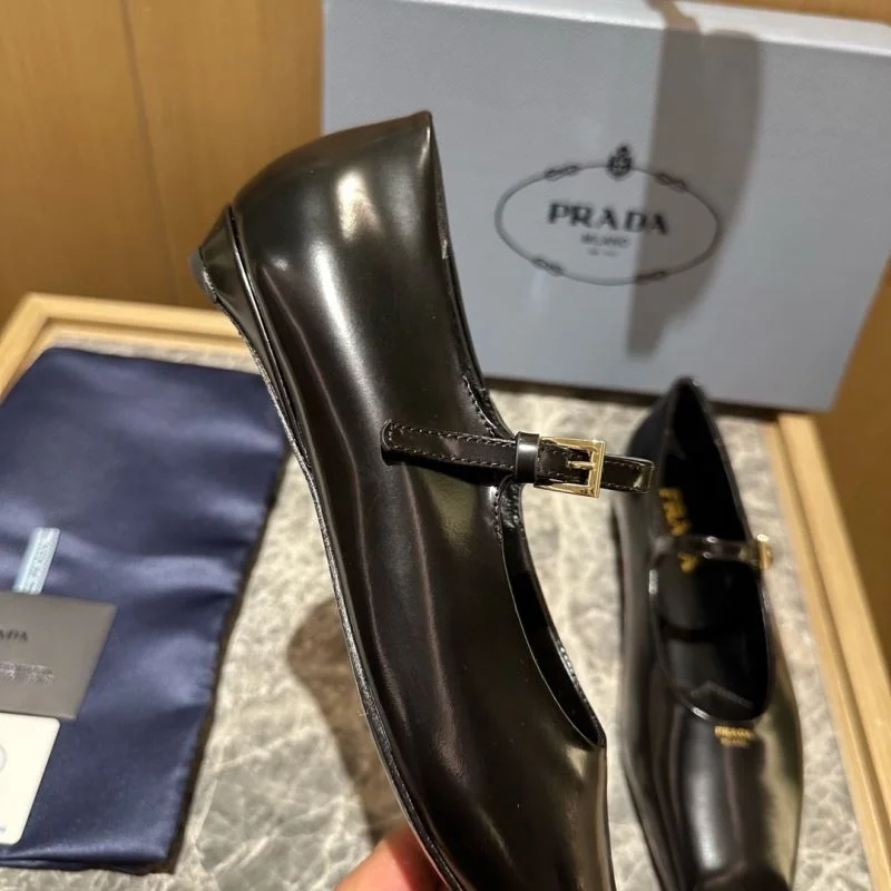 Efficient Prada Low Shoes 34814