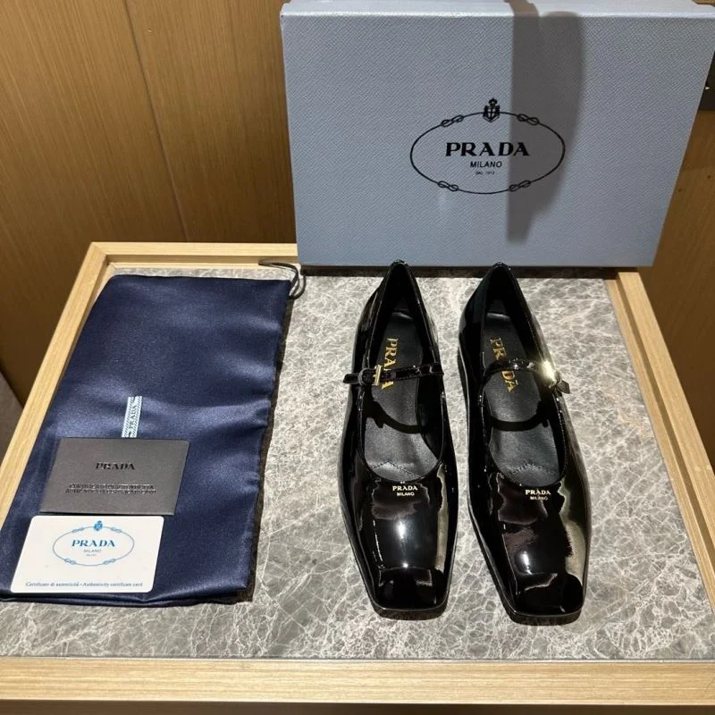 Prada Low Shoes Compact 34833