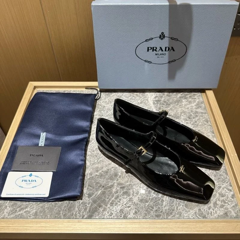 Prada Low Shoes Compact 34833