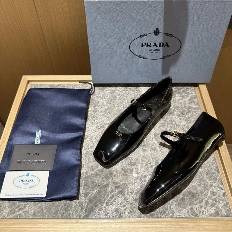 Prada Low Shoes Compact 34833