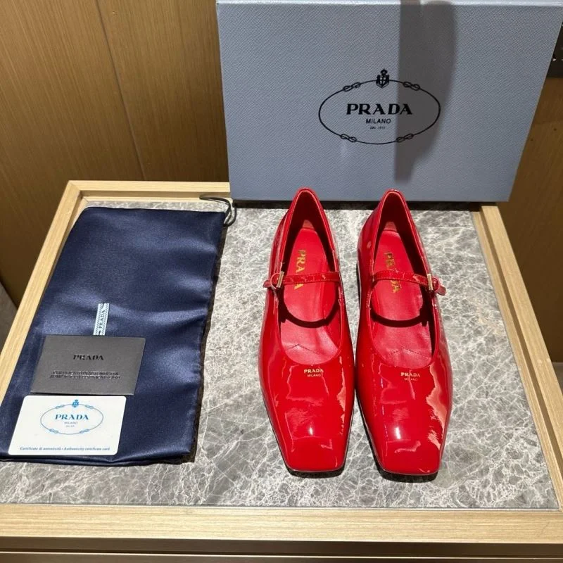 Prada Low Shoes MultiPurpose 34828