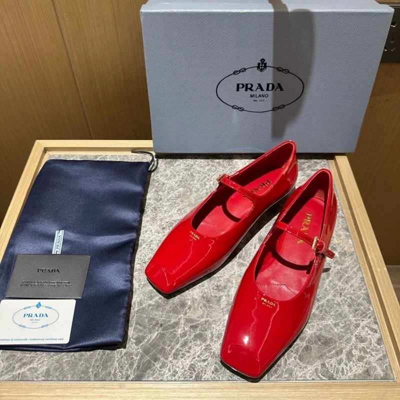 Prada Low Shoes MultiPurpose 34828